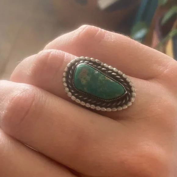 Vintage Sterling Silver Ring - Picture 3 of 3